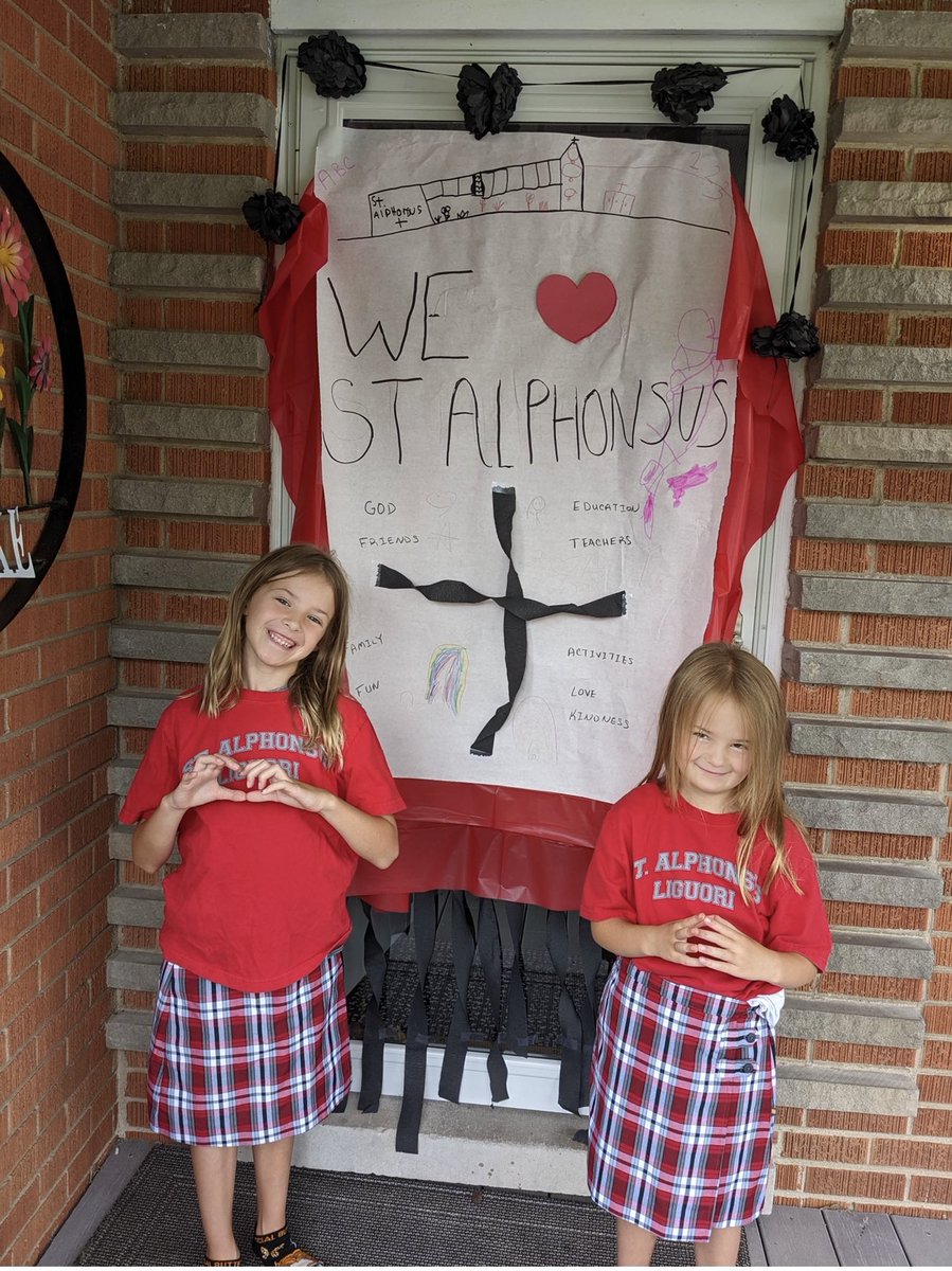 StAlphonsusSch's tweet photo. St Alphonsus Liguori School winners of our door decorating contest! #stalchargers #preschool #elementaryschool #catholicschool #chargeon #ILoveStAls #archchicago https://t.co/woVQ7Z2coL