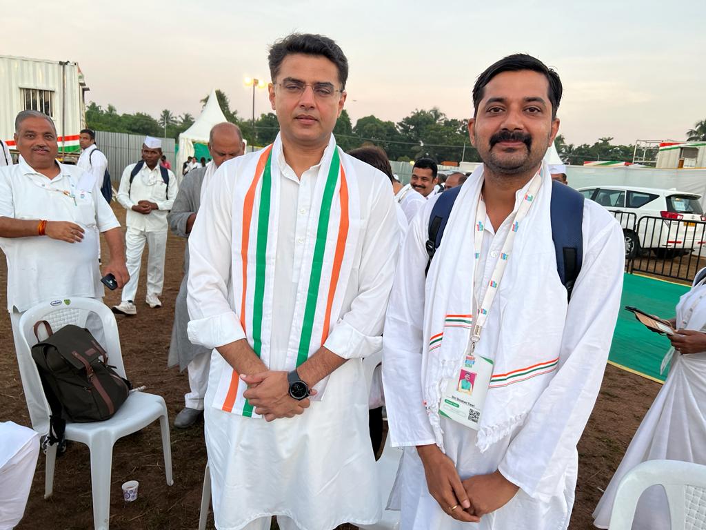 VikasmishraINC's tweet photo. युवा दिलों की धड़कन सचिन पायलट, शिवाकान्त तिवारी

#BharatJodoYatra #shivakant_tiwari
@INCFatehpur_ @ShivakantINC 
@shubhamcongres @INCUttarPradesh https://t.co/6ClA5GbhF2