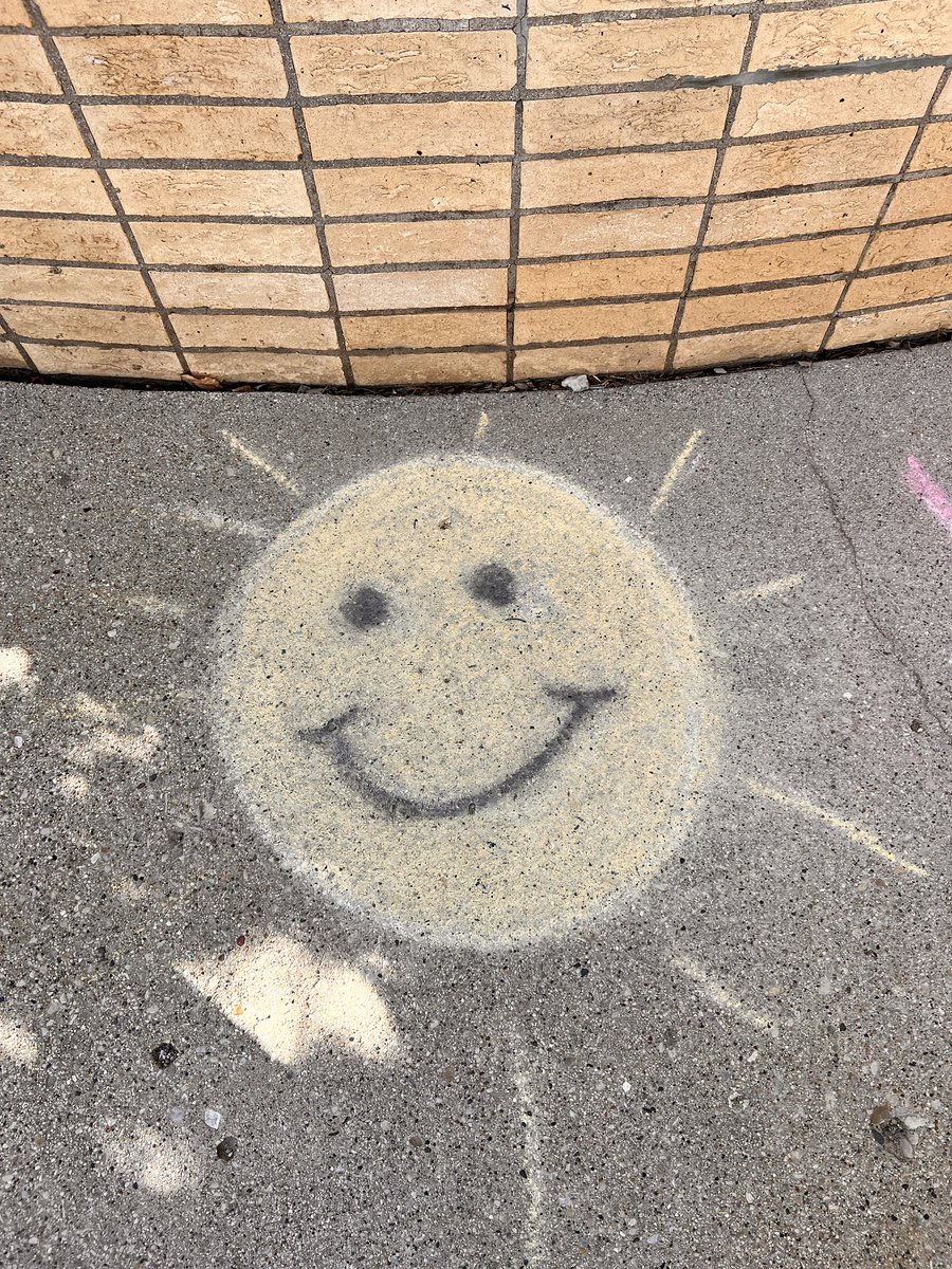 StAlphonsusSch's tweet photo. Every day is sunny at St Alphonsus Liguori School! #stalchargers #preschool #elementaryschool #catholicschool #chargeon #ILoveStAls #archchicago https://t.co/vxmrZaEeri