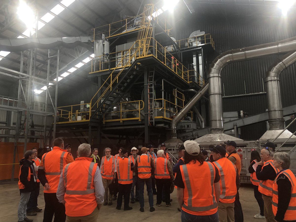 lindsaywbell's tweet photo. Agronomy conference field tour to Grassdale feedlot and fertiliser - looking at how manure waste being recycled into high quality fertiliser/soil amendment @AgronomyAus https://t.co/XLSP3PVFp8
