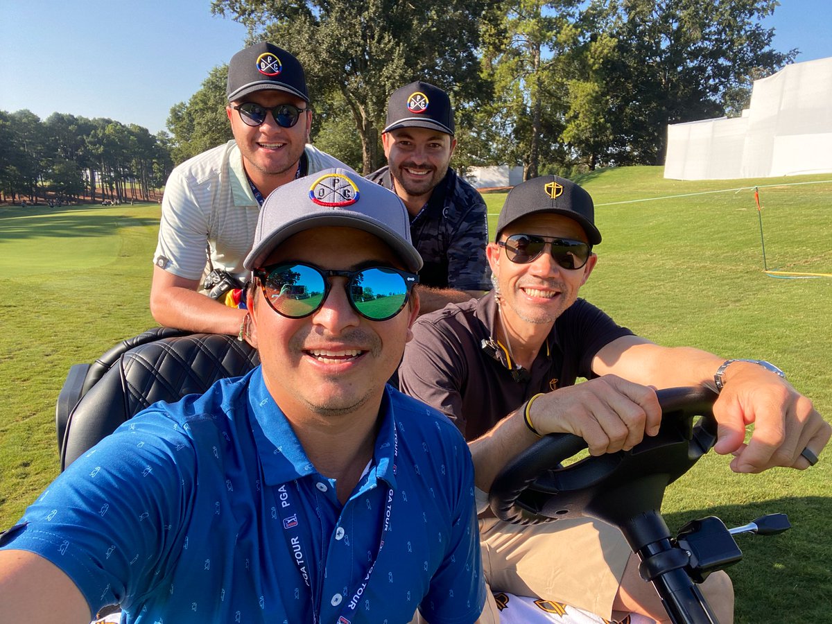 tomvargasortiz's tweet photo. 🇨🇴 presente en la @presidentscup !!!

De COLOMBIA pal MUNDO!!!

@jsmunoz23 @CamiloVillegasR @PresidentsCup

📸: @IntlTeam 

#TeamOPC #TeamInternational #VamosMuñoz 

🇨🇴🔥🙌 https://t.co/PqTRfmJkqB