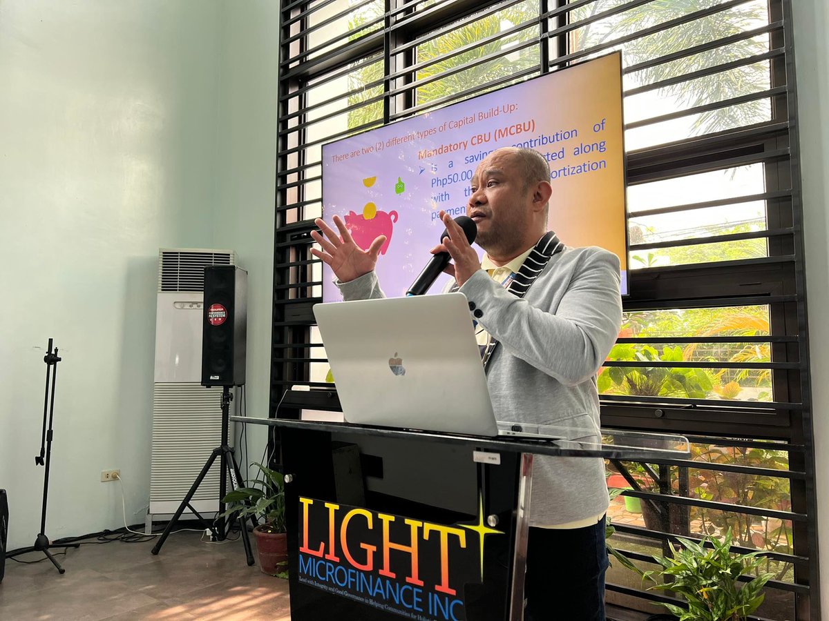 LIGHT_MFI's tweet image. A CBU Product Policy Manual review was attended by all staff of LIGHT through a Zoom web conference on July 19, 2022 as part of the organization’s Upskilling and Reskilling Program.

Read more - light.org.ph/news-and-updat…

#NewNormalNewOpportunities #STAYSAFE #LearnwithLIGHT