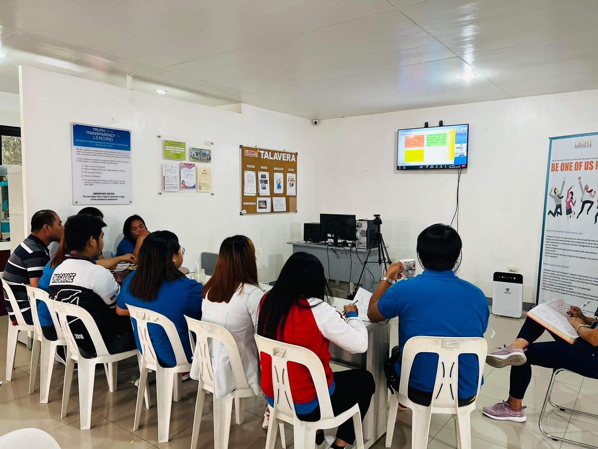 LIGHT_MFI's tweet image. A CBU Product Policy Manual review was attended by all staff of LIGHT through a Zoom web conference on July 19, 2022 as part of the organization’s Upskilling and Reskilling Program.

Read more - light.org.ph/news-and-updat…

#NewNormalNewOpportunities #STAYSAFE #LearnwithLIGHT