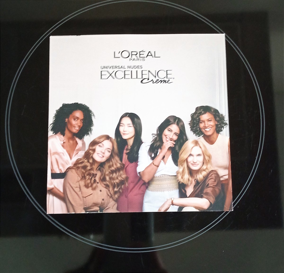 tests_de_carine's tweet photo. Cette coloration ne contient pas d'ammoniaque et son odeur est largement supportable comparé à d'autres produits 🌸👍 #ExcellenceCreme #UniversalNudes #LOrealParis . Merci pour cette découverte @lorealparisfr https://t.co/j783Ihreqc