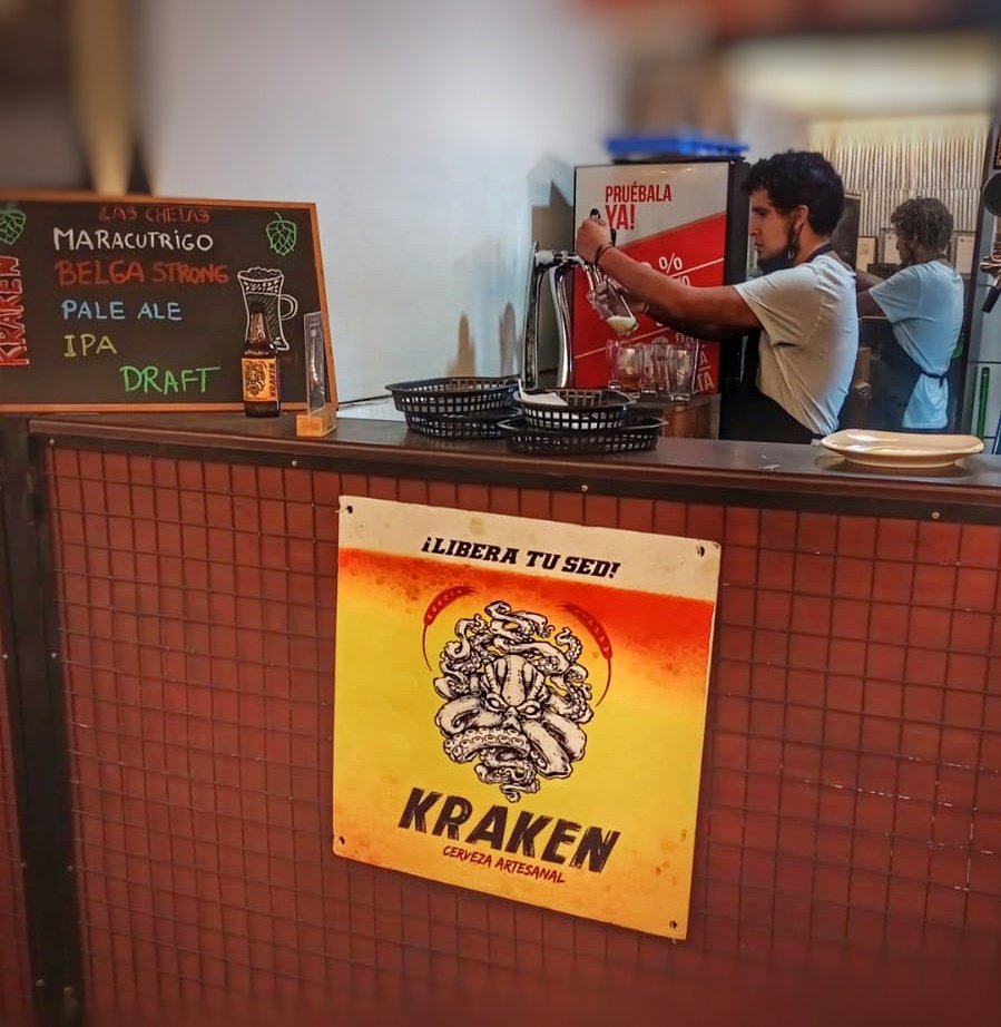 Cerveza_Kraken's tweet photo. En nuestro #beercorner de lince, tenemos conectadas nuestras clásicas #maracutrigo y #belgianstrong
Te esperamos en Av. Petit Thouars 2072 - Lince

#craftbeer #cervezaartesanal #chelas #birra #biere #icebeer  #nanobrewery #craftnotcrap #brewerylife #cerveja https://t.co/JxNNMBjyIS