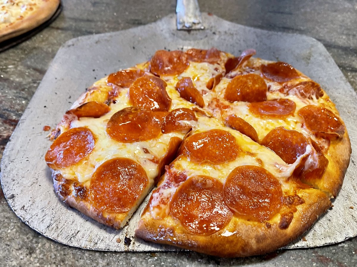 Our Pepperoni Pizza is a tasty classic, and today on National Pepperoni Pizza Day, we can't think of a better idea for dinner! Call or order online at ginaspizza.com now!

#ginaspizza #nationalpepperonipizzaday #newportbeach #coronadelmar #lagunabeach #costamesa