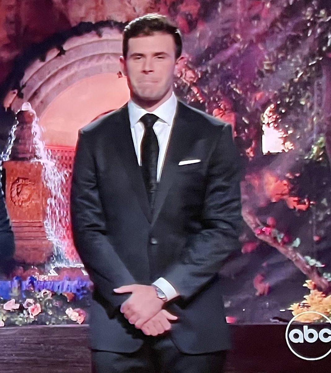 Time4Bach's tweet photo. Zach praying that we make the right choice #bachelor #TheBachelorette #bachelorette https://t.co/F002AnLn3U