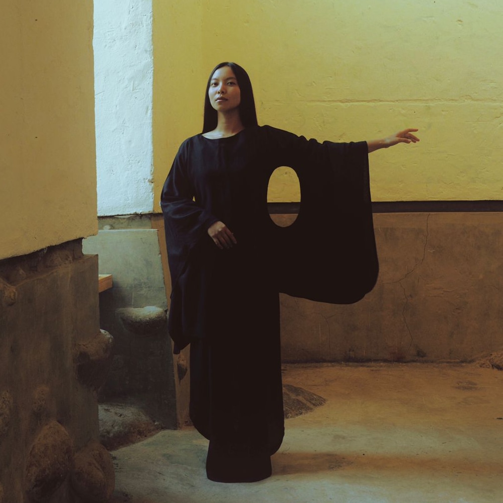 narcandrestolvi's tweet photo. The art of settling in whit what surrounds you. NarcisAmici fashion style
Alas de pipistrello y pantalón 

Photographer Omar Hidalgo
Model @seniep98

#NarcisAmici #cuenca #cuencacity #hechoamano #handmade #italianstyle #ecuador #natural https://t.co/Niy4ttNNWP