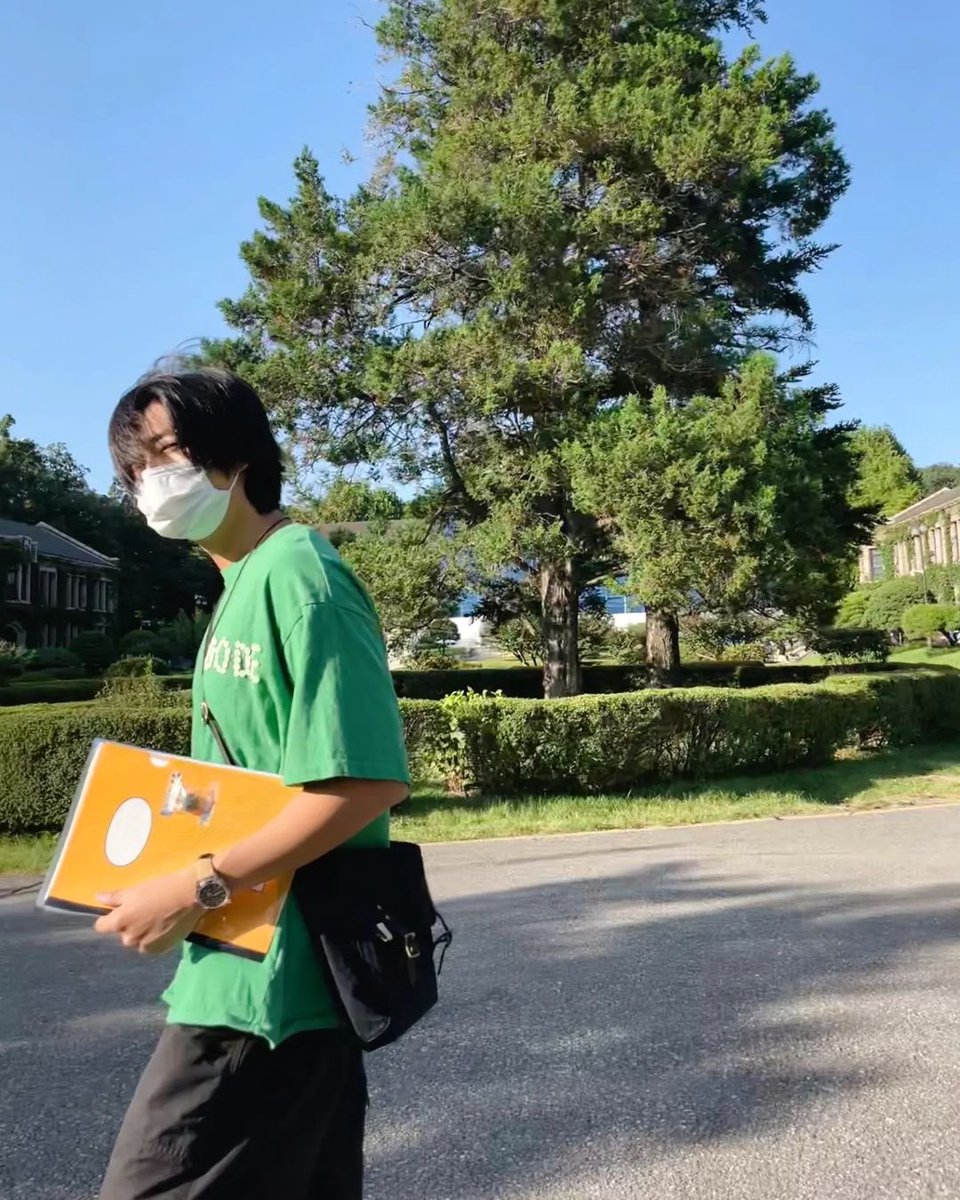 YDMM07HOBI's tweet photo. RESUMEN DE TODO LO QUE SUCEDIÓ DURANTE EL DÍA DEL 20-09-2022 📸💜

📍Namjoon en Instagram compartió algunas Fotografías 🐨💜📸
📍Hoseok en Instagram 🐿💜📸 (+) https://t.co/RKn9VQpuAQ