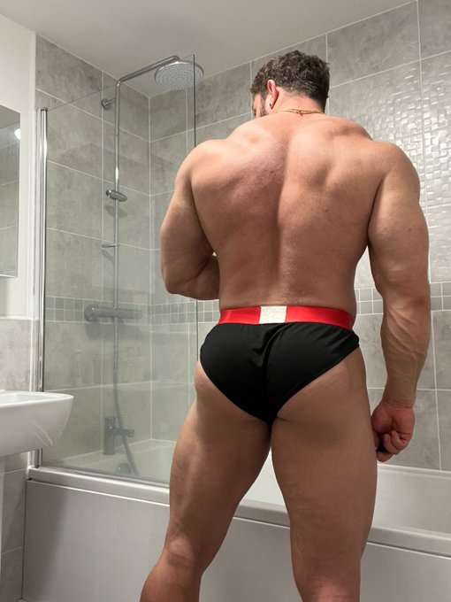 On or off? https://t.co/2cmHLfVg6C 🔞 https://t.co/UI3P1soEeF