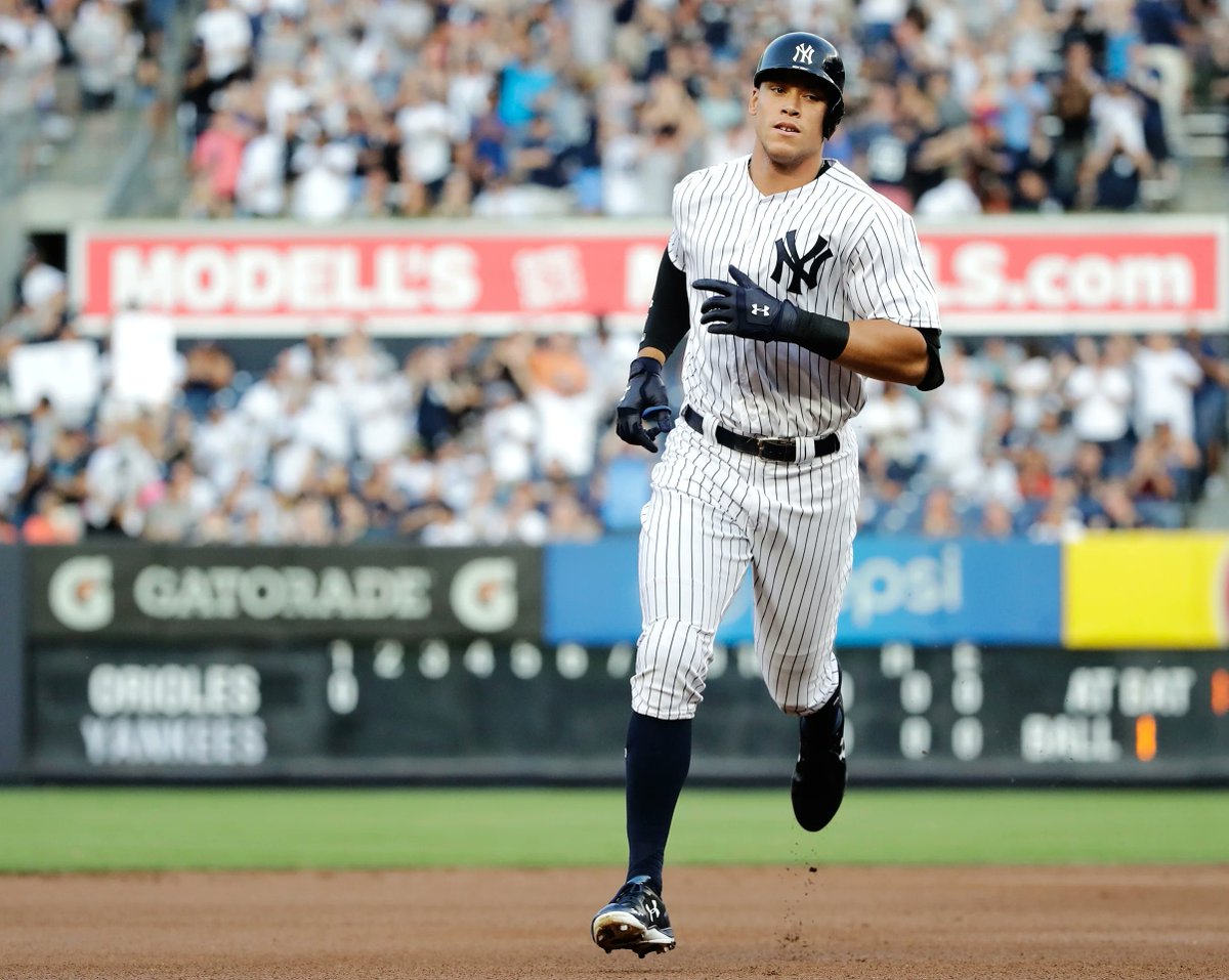 RodBlackTV's tweet photo. @TheJudge44 has matched the Babe.
1 from 61. One away from Roger and HISTORY.
#AaronJudge #BabeRuth #MLB #ChasingMaris https://t.co/WNFpnDhisn