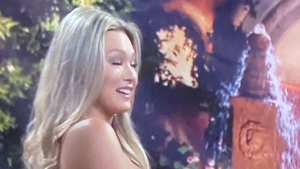 DebbiesMole2's tweet image. Can we vote someone off? #BachelorVote #bachelorette #TheBachelorette #BachelorNation