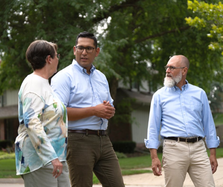 TonyVargas's tweet photo. Join us tomorrow at the Saro Cider Lounge in #Omaha for an afternoon with Jon "Bowzer" Bauman of Sha Na Na and @SSWorks. We'd love to see you there: https://t.co/ItQ0dxlKRO #VoteVargas #NebraskaValues #Election2022 #TeamTony #NE02 https://t.co/oDdEqS0tr0