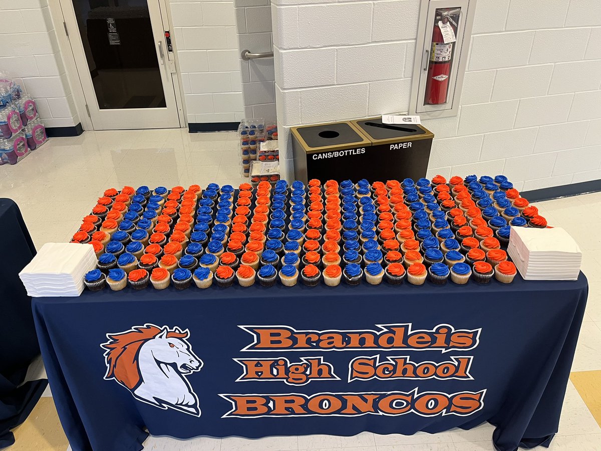 Emily Simon tweet media