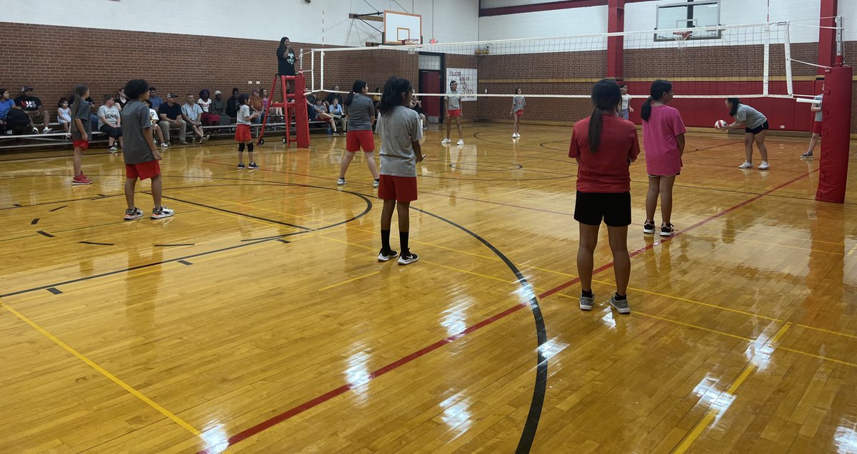 mann_girls's tweet photo. 6th Grade Intramural’s tipped off last night. Great work ladies….a special thank you to our 8th grade volleyball girls for volunteering to coach up our 6th graders.
#OTOF
#OutGrind
#OutHustle
#OutWork
#Everyone https://t.co/A7aAos0B0P