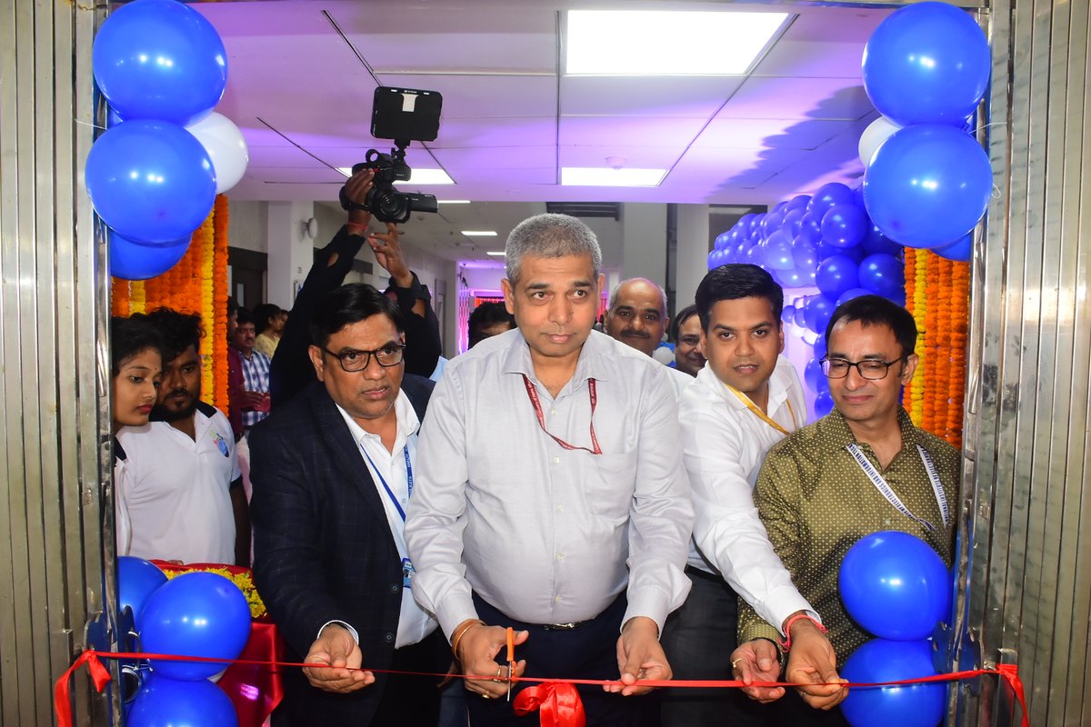 KOL_NIELIT's tweet photo. Dr. @mmmtripathi , Director General, #NIELIT inaugurated NIELIT Bhubaneswar Centre on 20.09.2022 in the presence of Shri V Krishnamurthy, Executive Director, NIELIT Kolkata and others to provide Skilling & Reskilling to the youths of Odisha in the areas of #IECT. https://t.co/ZCNLcs0zZ4