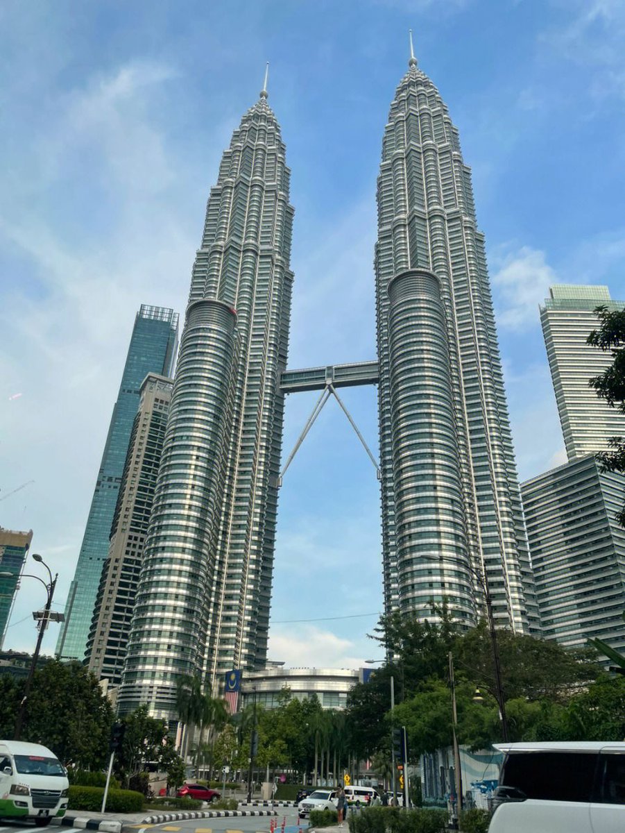 Chocolate0438's tweet photo. Show you the Twin Towers https://t.co/jvIEcVeTpj