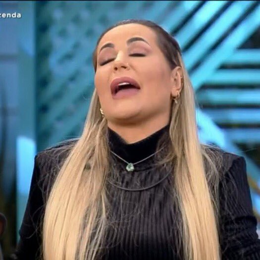 waankennedy's tweet photo. Pra Doutora chamar uma mulher de putinha safada pro Brasil tudo bem, agora chamar uma mulher de senhora é errado. Vai entender isso! #RoçaAFazenda https://t.co/t1Fw2DzYNW