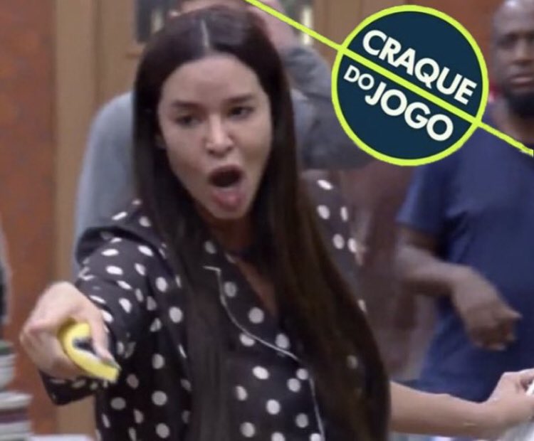 gabdosite's tweet photo. "ela pede respeito, ela chama as pessoas de lixo" - kerline #RocaAFazenda https://t.co/fP6O62aID5