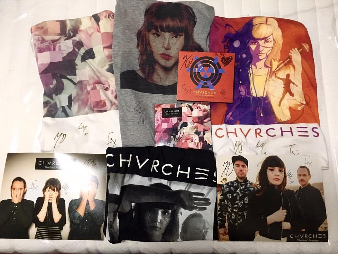 popscences's tweet photo. happy to be a little part of The Bones of What You Believe #CHV1 #CHVRCHES https://t.co/oxCwU9xp9n