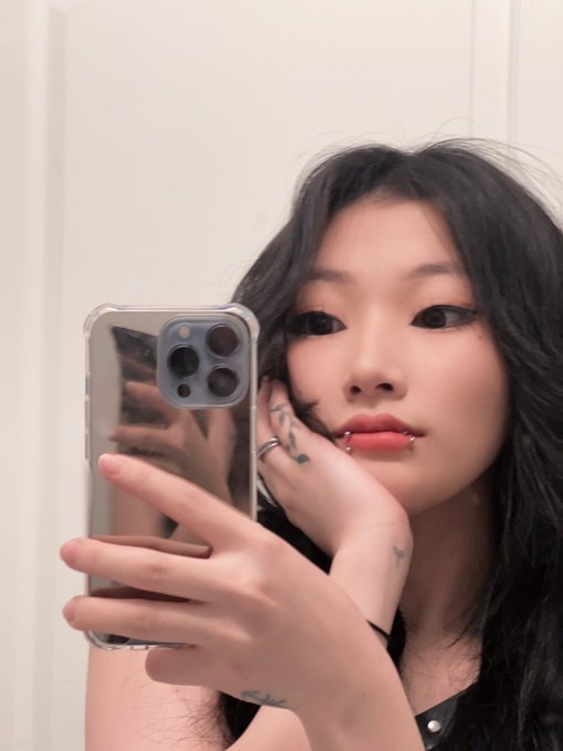 2 pic. Meep https://t.co/beLlyooJPj