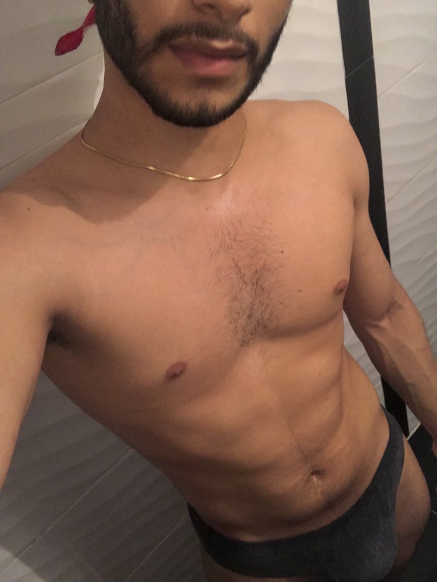 soymadus's tweet photo. Front or back? https://t.co/51d459vBDw