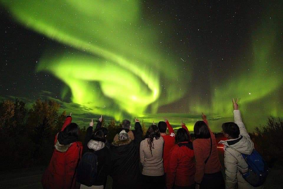 Another crazy night here in Yellowknife!! Came on strong early, maybe 9:30pm, guests were going crazy, as was I!! 

#dreamcometrue #auroraborealis #aurora #yellowknife #bestplacetoseeaurora #northstaradventures #aurorahunting