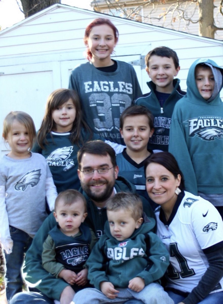 MsPhilIiE's tweet photo. @jennwilliams23 Big family, big fans. https://t.co/GastPh7LEJ