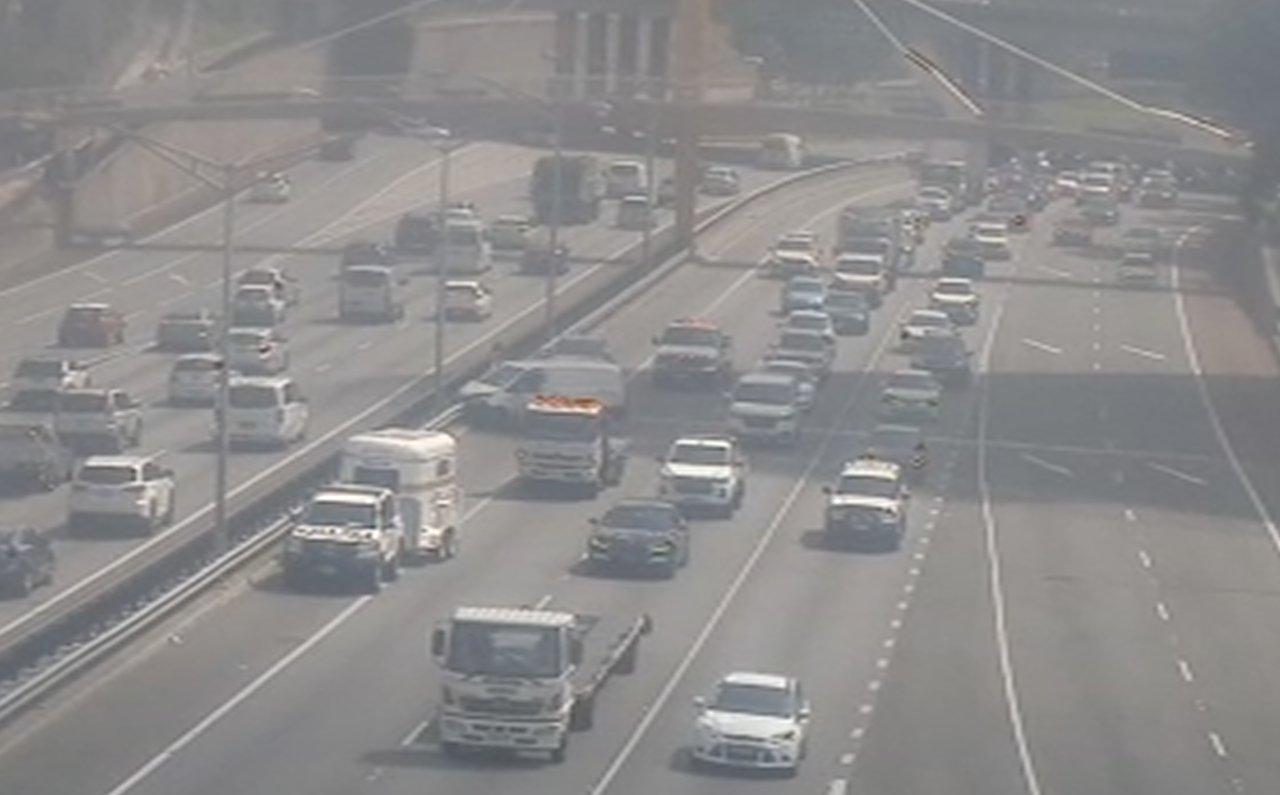 Main Roads WA on Twitter "CRASH PERTH MITCHELL FWY SOUTHBOUND AT HAY ST Right lane closed by