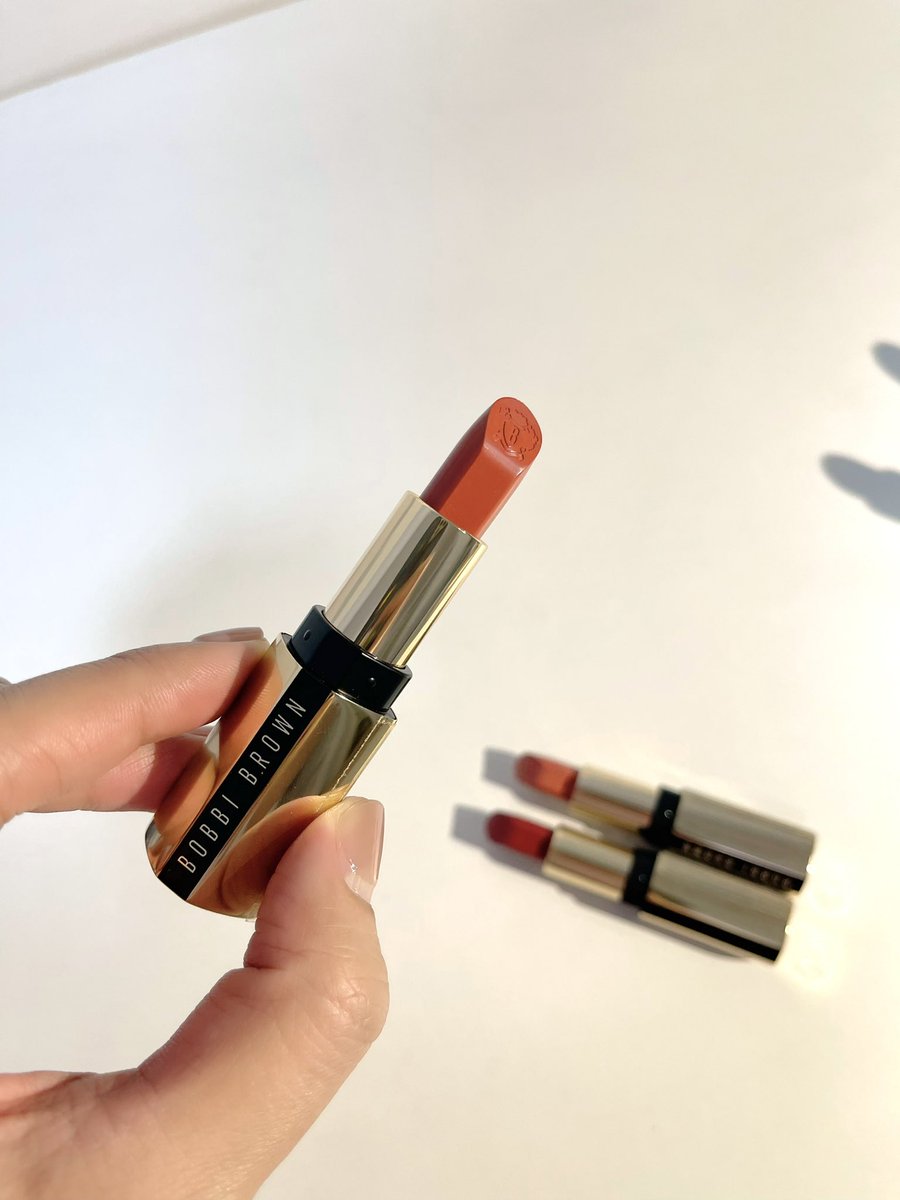 Khunsomsree's tweet photo. ป้ายยาคนที่ชอบลิปสติกโทนส้ม Luxe Lipsticks Afternoon Tea @BobbiBrown เป็นส้มที่ไม่ตะโกน ทาแล้วรอด BA บอกว่าเป็นสีขายดีที่สุด ทุกคนต้องมี เราก็ไม่พลาดเหมือนกัน #ของมันต้องมี https://t.co/mBJkLC3ba8