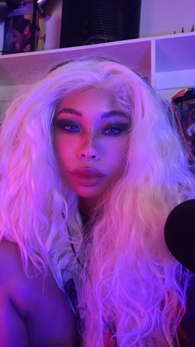 Kiera Please on Twitter: "It’s late"