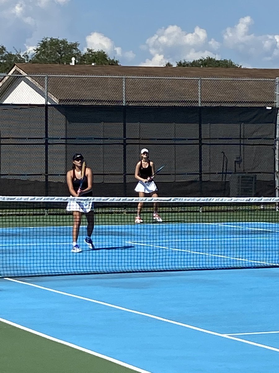 DPISD_Tennis's tweet image. Congratulations to the varsity team for bringing home a win against Pasadena Memorial.  Final score 18-1.  Go Deer!  @Coachtheim @CoachLadner13 @DPISD_South @dpisdathletics