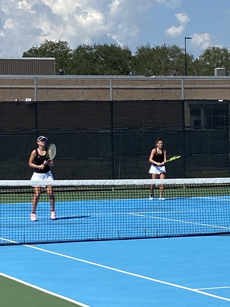 DPISD_Tennis's tweet image. Congratulations to the varsity team for bringing home a win against Pasadena Memorial.  Final score 18-1.  Go Deer!  @Coachtheim @CoachLadner13 @DPISD_South @dpisdathletics