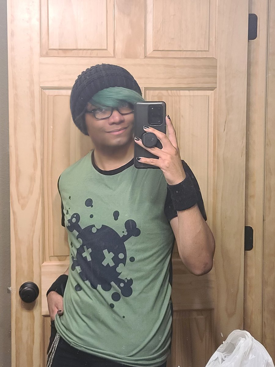 AsuraRaver's tweet photo. My chain arrived! 

#yourboyfriendgame #yourboyfriendtk #yourboyfriendgametk #yourboyfriendgamecosplay https://t.co/o6FJGh10ai