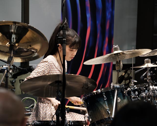 oferm0d's tweet photo. Arigato @senridrums for your performance at @drummershangout, and for your excitement over my Choco-Boo DVD! https://t.co/jhVzo4RKXP