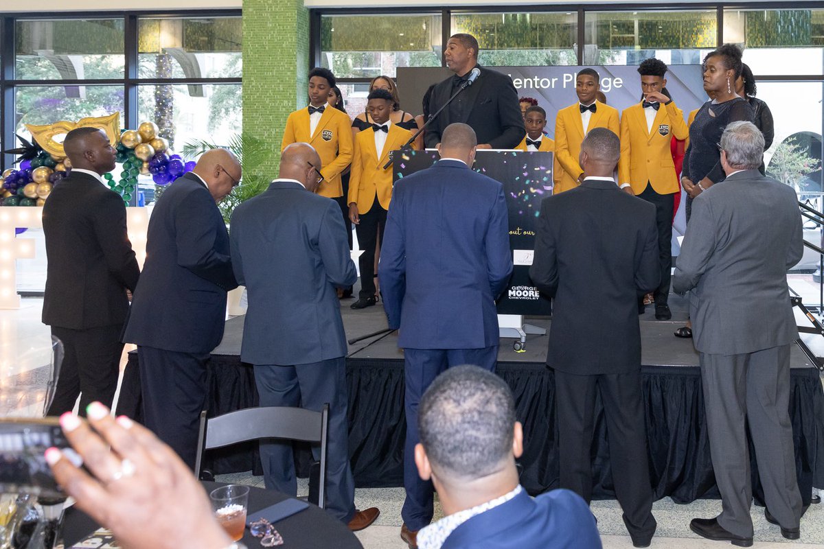 julie_worthy's tweet photo. Mentors pledging their love and support to young men until the age of 21!   Bold and true leadership! @leveltheplayingfield https://t.co/3irpz94v1I