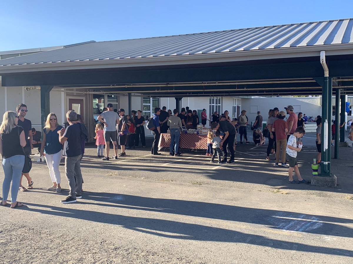 So nice to have our Brentwood Families back in the school for our Meet the Teacher evening. Students were beaming with pride showing their families their hard work! Thank you @brentwoodpac for hosting a community picnic as well! #community #soaringtogether