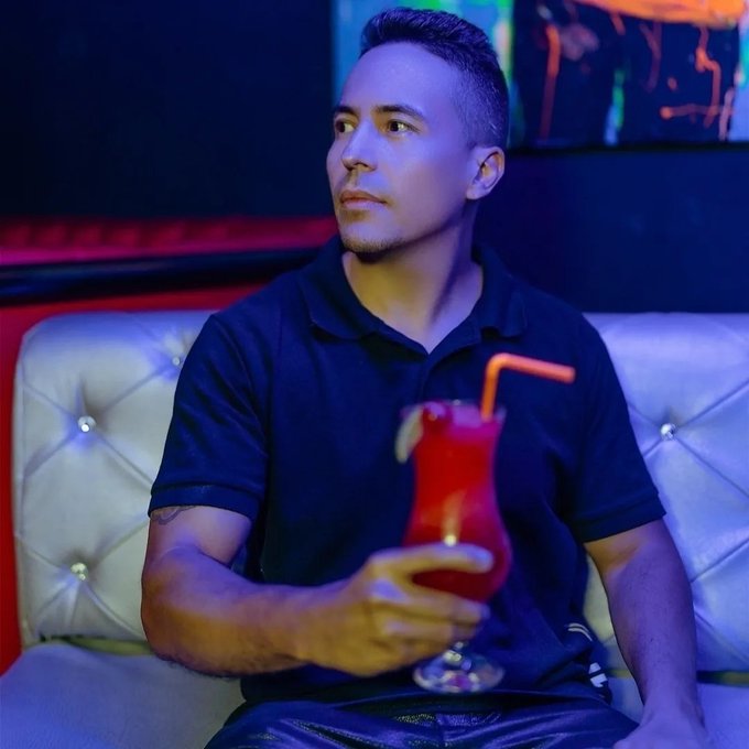 Mau Rodriguez’s pics and videos