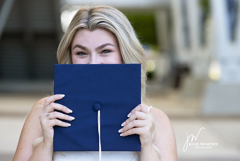 julie_worthy's tweet photo. Another @UofNorthFlorida graduate!   Kaci here is to an amazing future!!  Congratulations https://t.co/zrs6IapJky