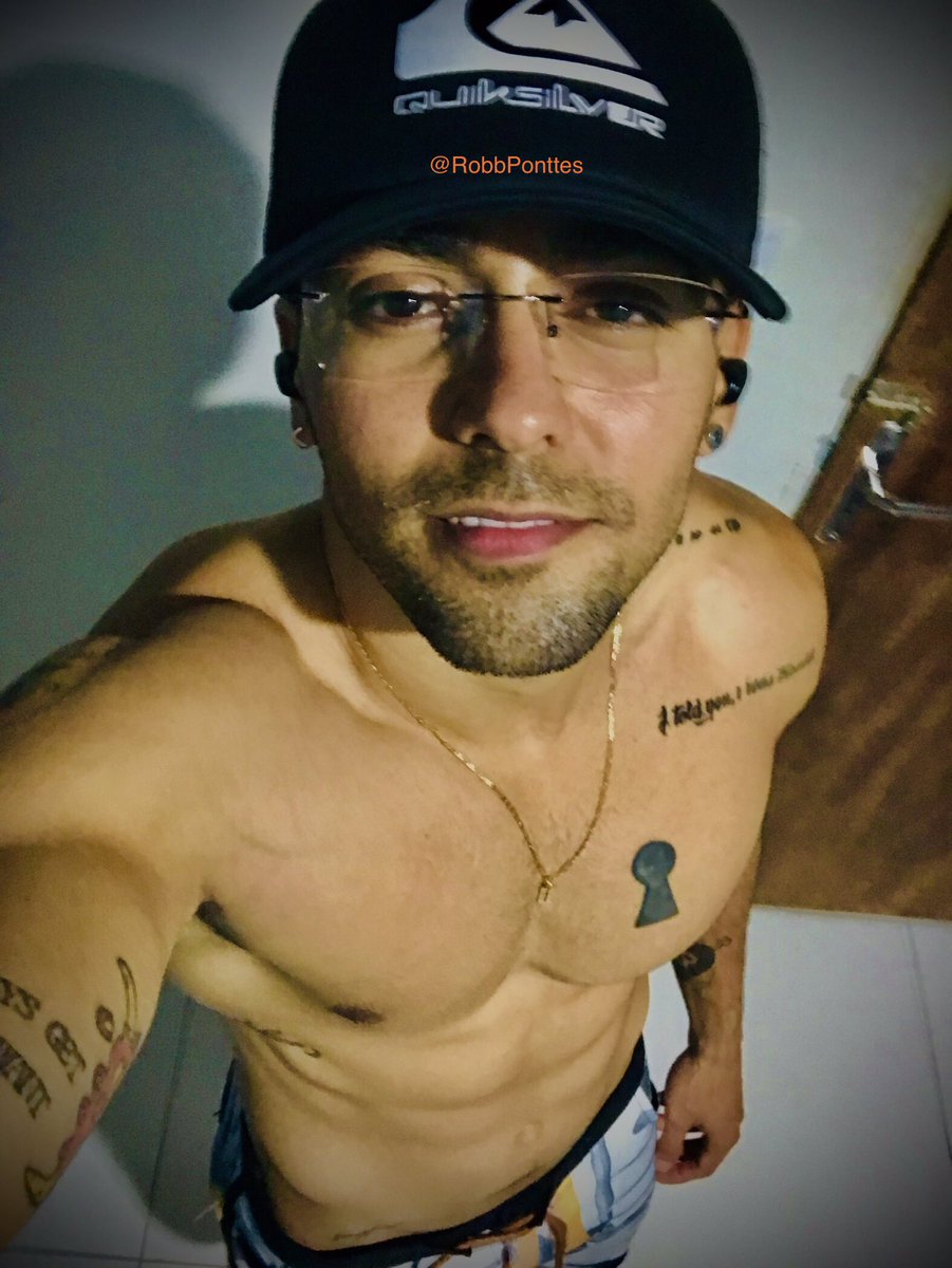 RobbPontes's tweet photo. Cara de morto mas o Treino concluído ✅ ✅✅                                -                                                            -                                                    #gym #lifestyle #boy #Motivation #RobbPonttes https://t.co/9tWUJWit0i