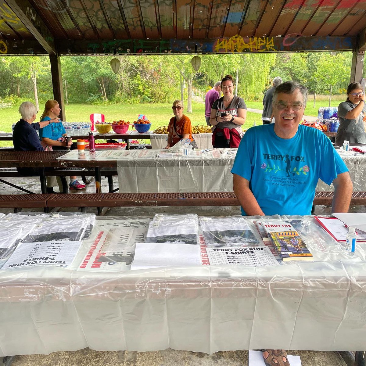 TerryFoxScarb's tweet photo. THANK YOU 🥰THANK YOU 😍THANK YOU ❤️to our incredible volunteers!! The #TerryFoxRun could not happen without you! We are so grateful for the amazing team who helped put on this year’s event and carry on Terry’s Legacy 💪🏽👟#WeLoveYou #MyScarborough #Volunteers #ImNotAQuitter https://t.co/3VWyz7kfZd