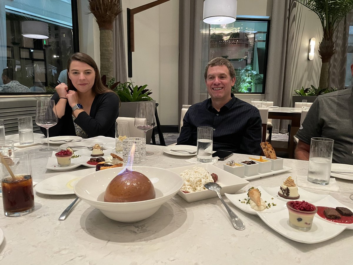 Roopamjain's tweet image. Wrapping up Day 1 of #ModernWorkSummit2022 with great conversation and lots of desserts!  @Crestron  @kaylieshafes @spkv12 @bradhintze @iweinstein