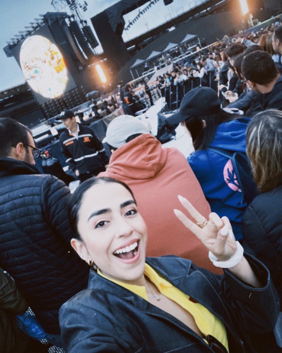 NickieGV_'s tweet photo. Y porque fue de las mejores noches de toda mi vida, también la dejo por acá ❤️ Coldplay, Bogotá sept. 2022 ❤️ cumplí algo de mi bucket list!! Thanks God!
#ColdplayBogotá #ColdplayColombia #Coldplay https://t.co/UoJXtrODHT