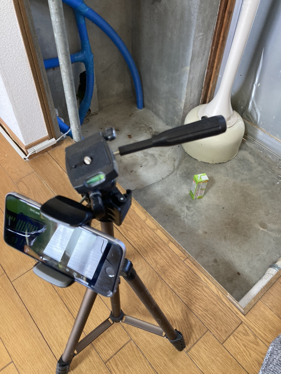 tyantoGAME's tweet photo. 昼休み中にネズミ捕獲配信用でカメラの設置が完了しました!(俺なにやってるんだろう。。)
配信画面に映すのでネズミが出たら教えてほしいです。
iVCamっていうアプリ使ったらiphoneを配信用カメラとして、ケーブルなしで使えたのでよかったです☺️
#ツイッチ #ライブ配信 #Livestream #iVCam https://t.co/rTtoSQy2Cy