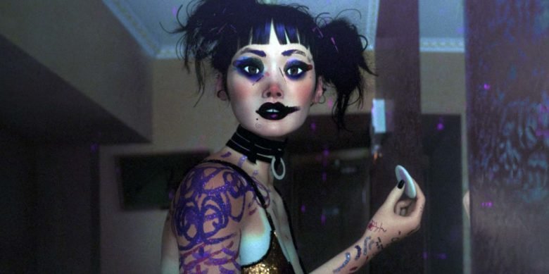 ya se que falta un mes para halloween pero que onda me disfrazo de la chica de love death and robots? q dicen