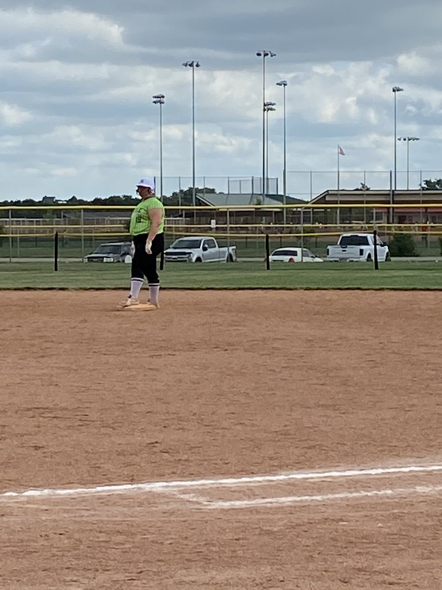 BrousSoftball's tweet photo. https://t.co/0ncFOgYpzA