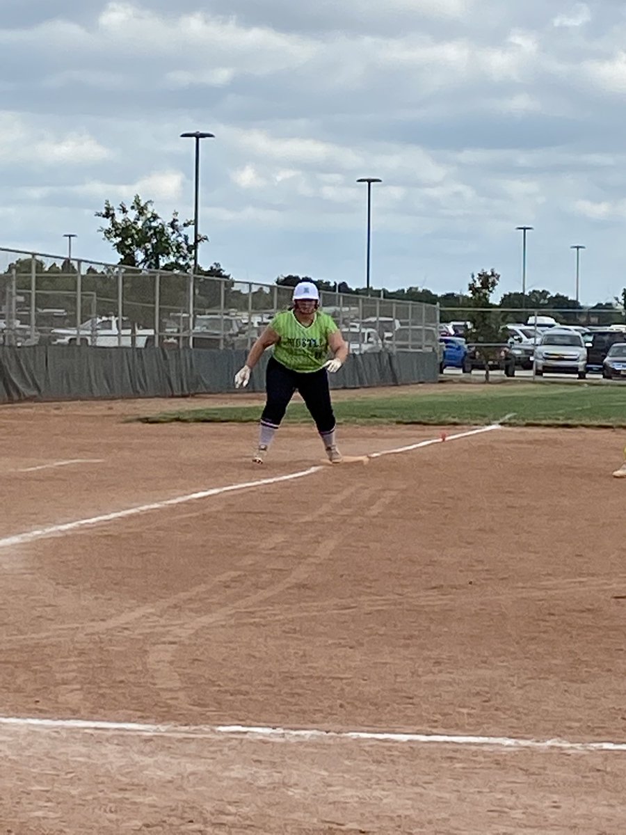 BrousSoftball's tweet photo. https://t.co/0ncFOgYpzA