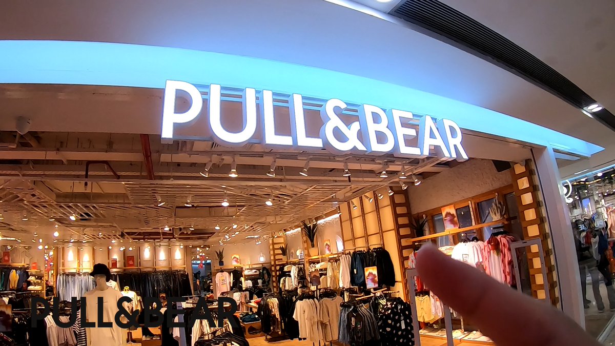 kiokutabi12's tweet photo. ベトナムホーチミン、VincomCenter内にあるPULL&BEARです。
#ホーチミン
#ベトナム
#旅行
#Vietnam
#HoChiMinh
#VincomCenter
#PULLアンドBEAR https://t.co/zbMvaNPB6H