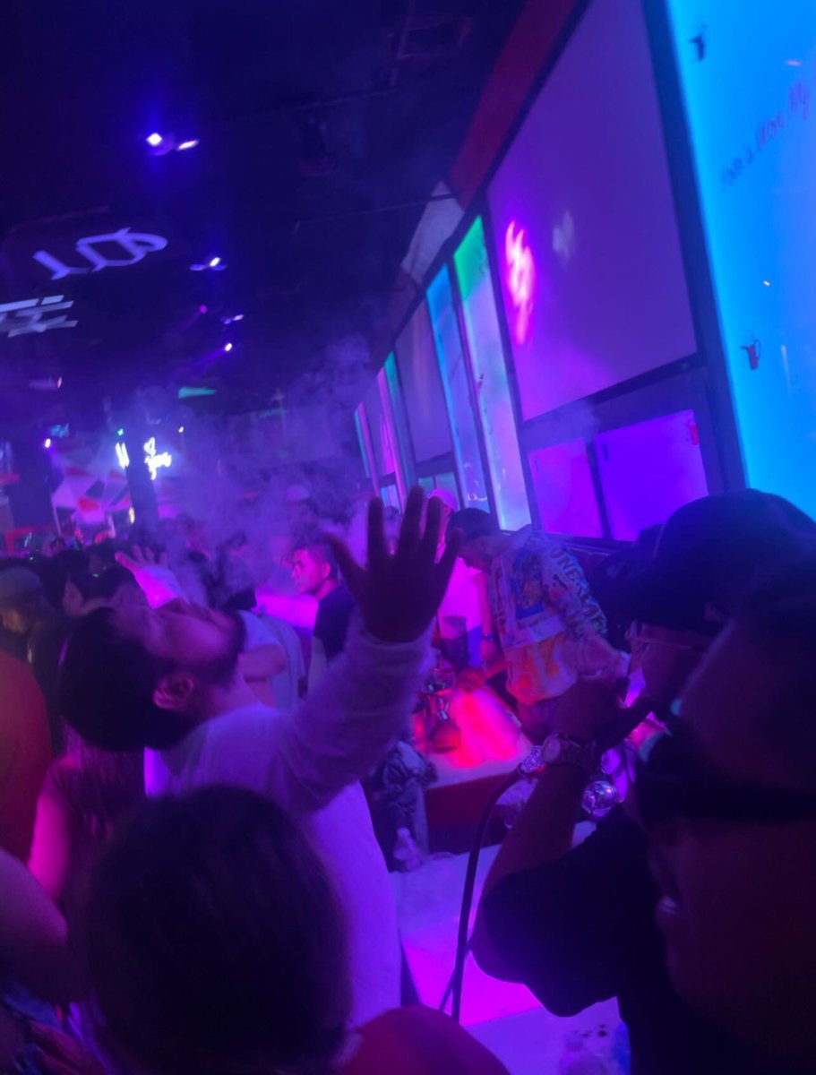 erubio_15's tweet image. Add a caption to this!!!