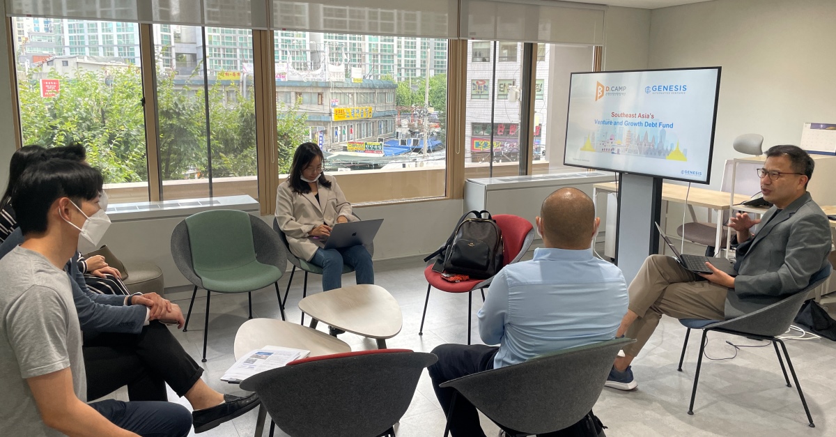 VenturesGenesis's tweet photo. So energised after meeting @Dcamp_kr 's enterprising #startup #founders in Korea

안녕하세요! TELLA, Pikurate, Who's Good, Reziena (youngnbe_official) https://t.co/E12sBxemQ1